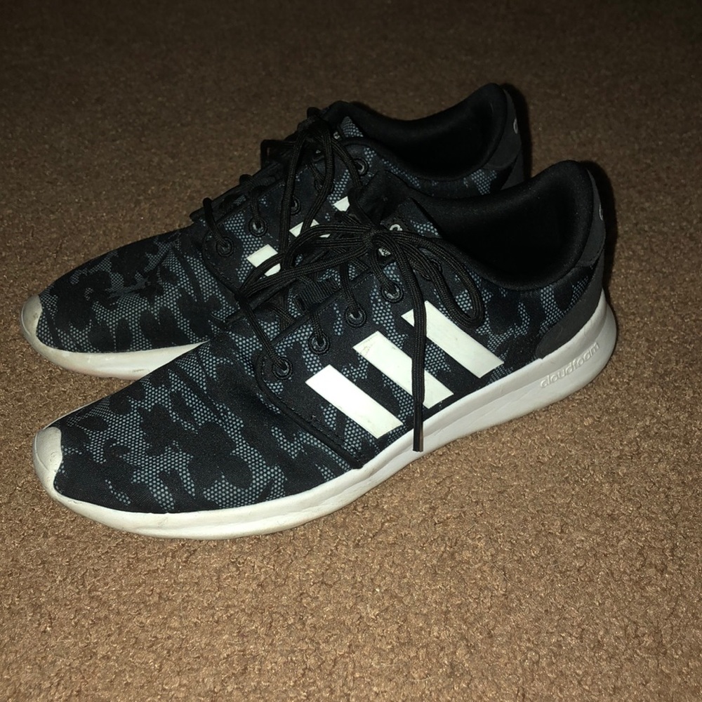 Adidas cloud foam size 8– nearly new!